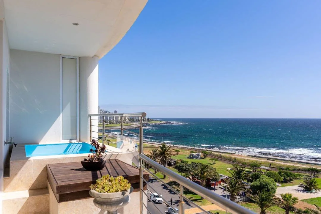 2 Bedroom Apartment / flat to rent in Mouille Point