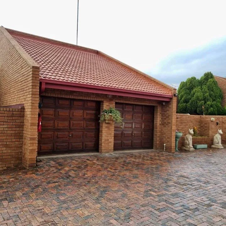 3 Bedroom Townhouse for sale in Vaalpark