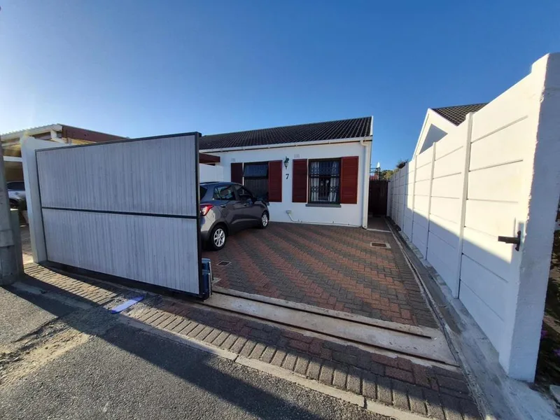 2 Bedroom House to rent in Diep River
