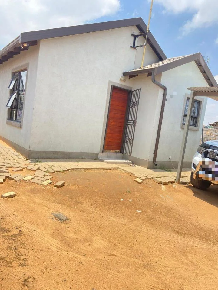 2 Bedroom House for sale in Klarinet