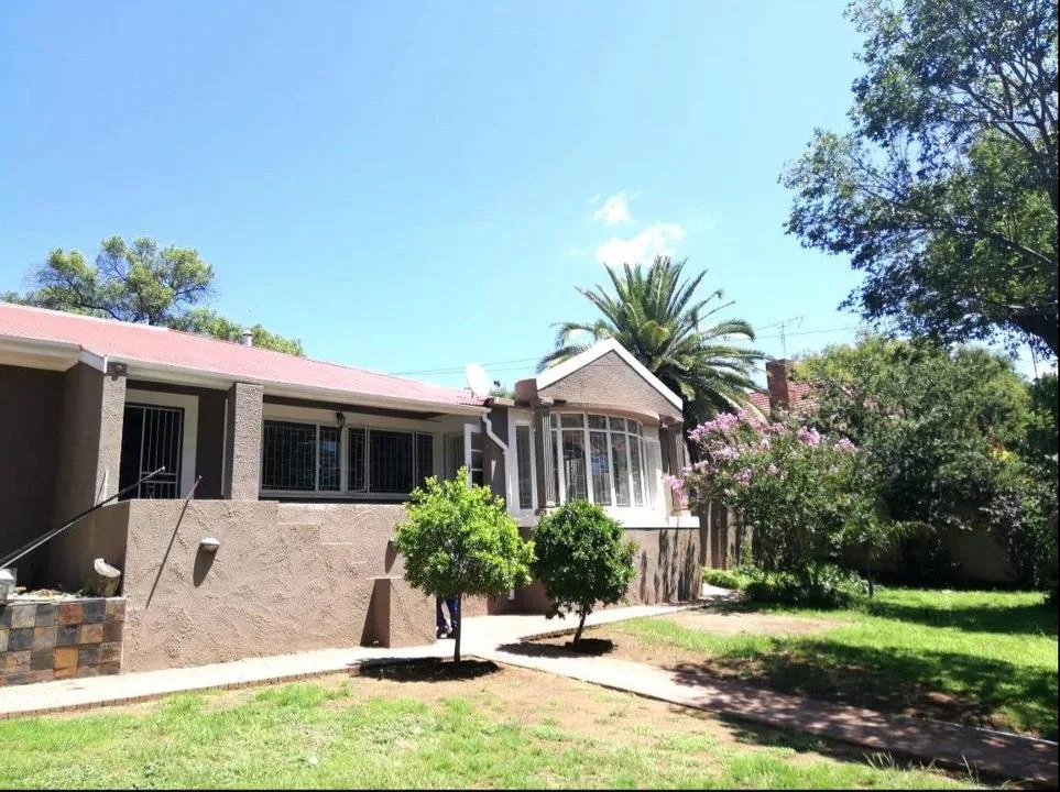 3 Bedroom House for sale in Waverley