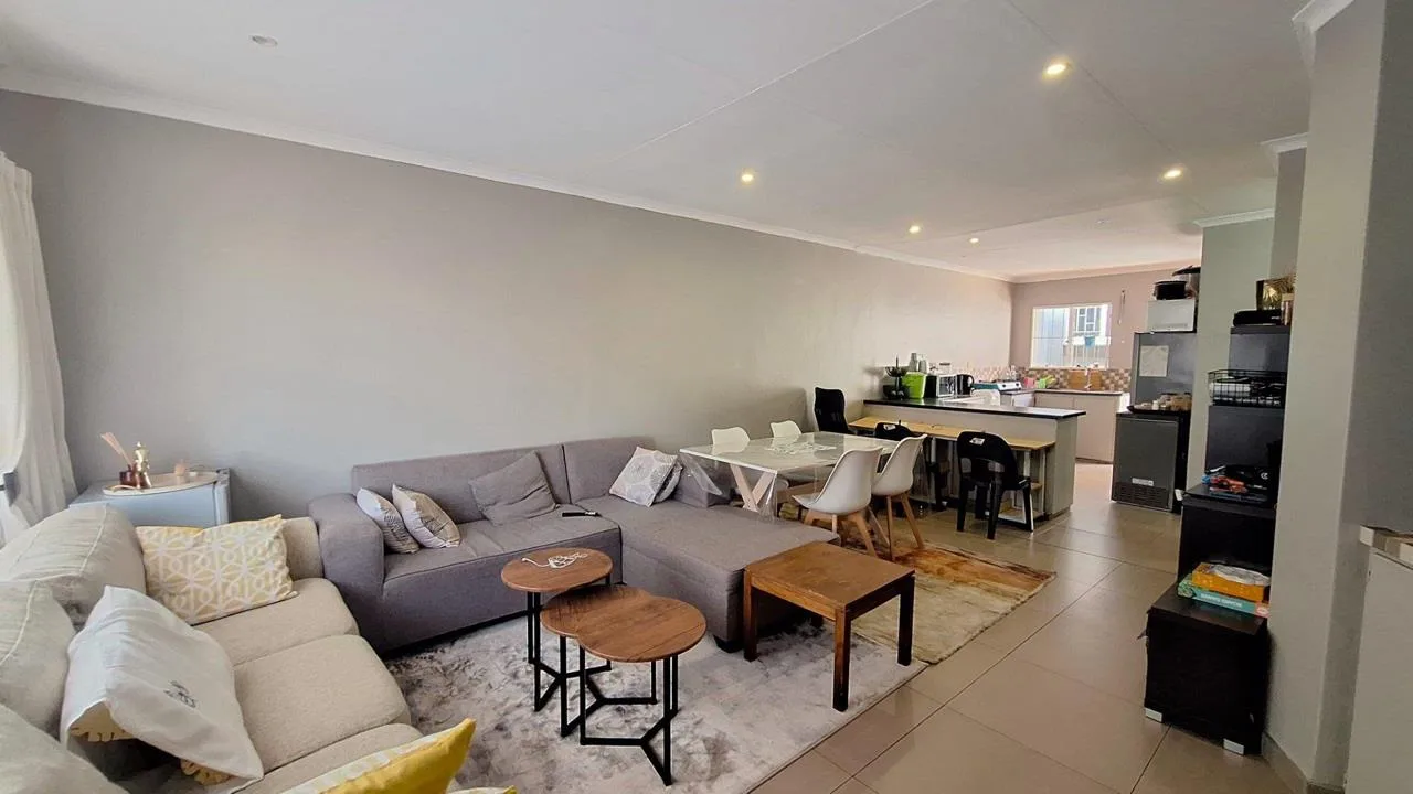 2 Bedroom Townhouse for sale in Langenhovenpark