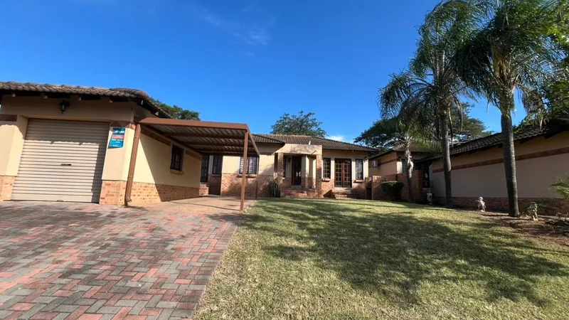 3 Bedroom House to rent in West Acres