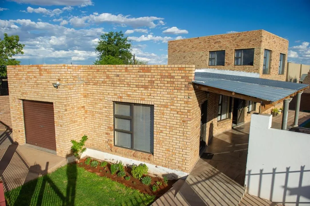 4 Bedroom House for sale in Morning Glory