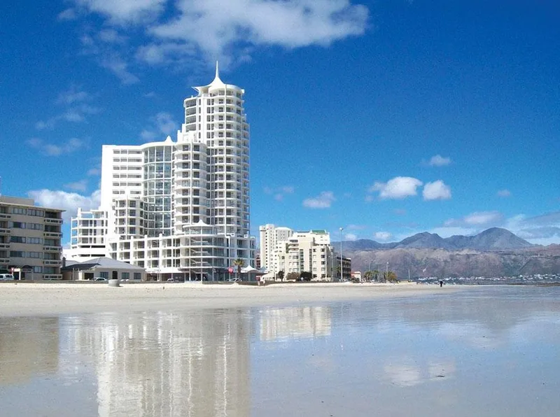 2 Bedroom Apartment / flat to rent in Strand North