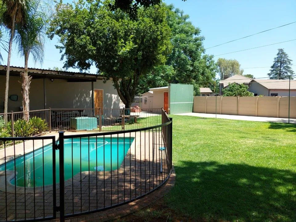 4 Bedroom House to rent in Adamayview