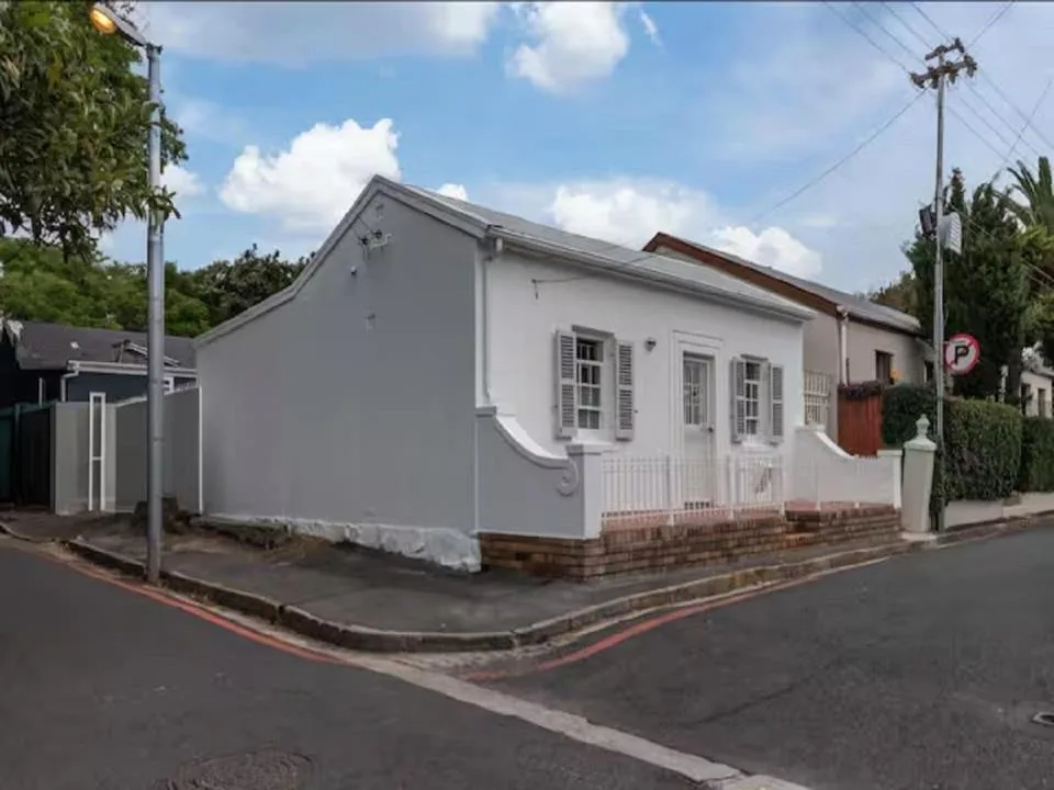 2 Bedroom House to rent in Rosebank