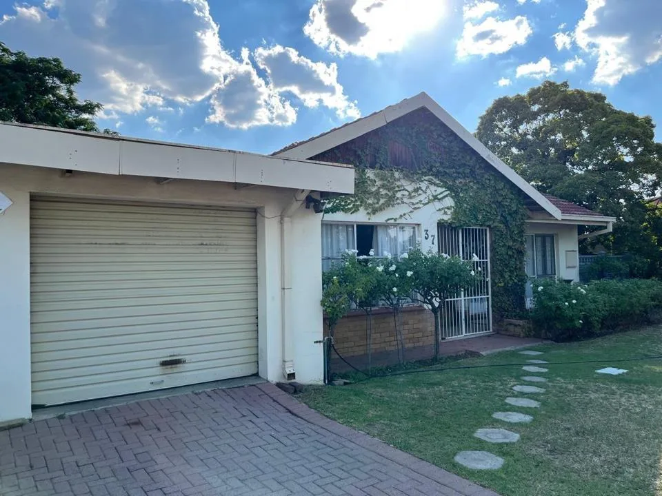 3 Bedroom House for sale in Kroonheuwel
