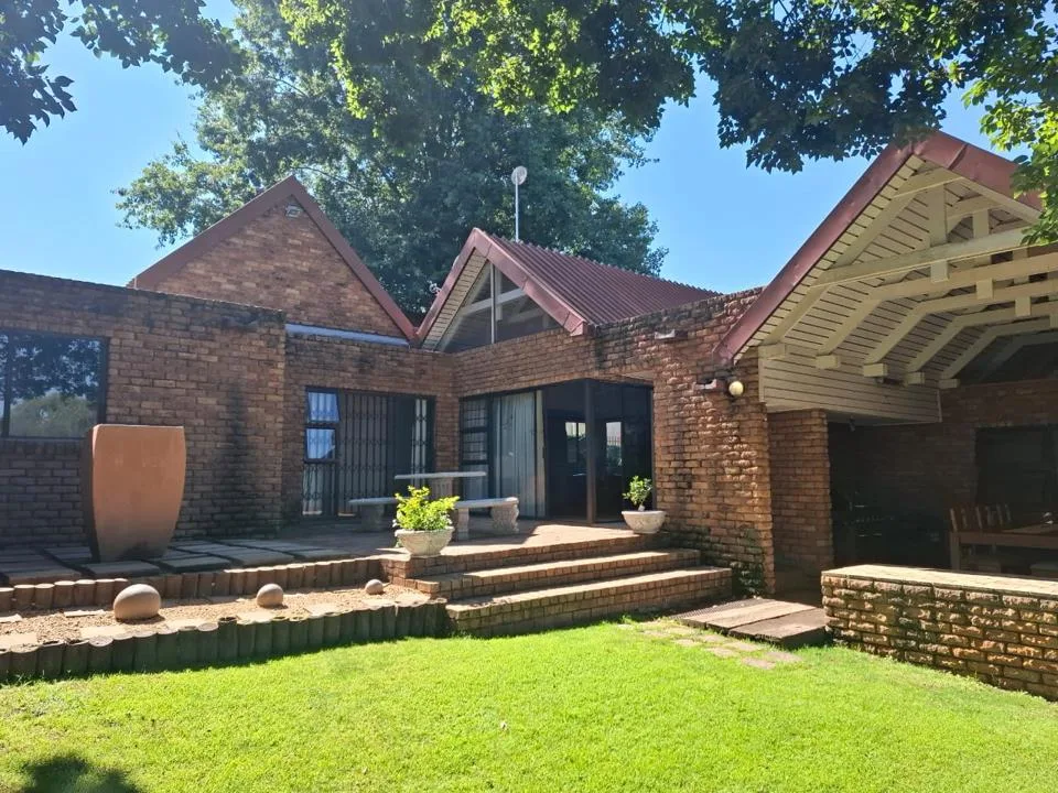 5 Bedroom House for sale in Frankfort