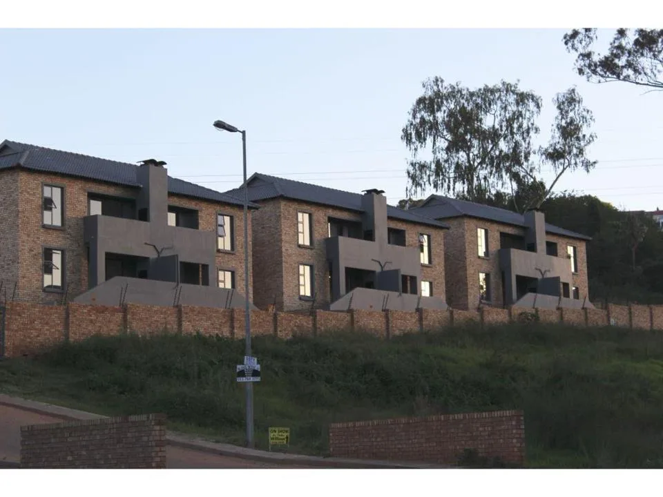 2 Bedroom Townhouse to rent in Helderkruin