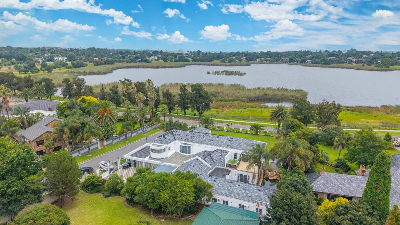 6 Bedroom House to rent in Lakefield