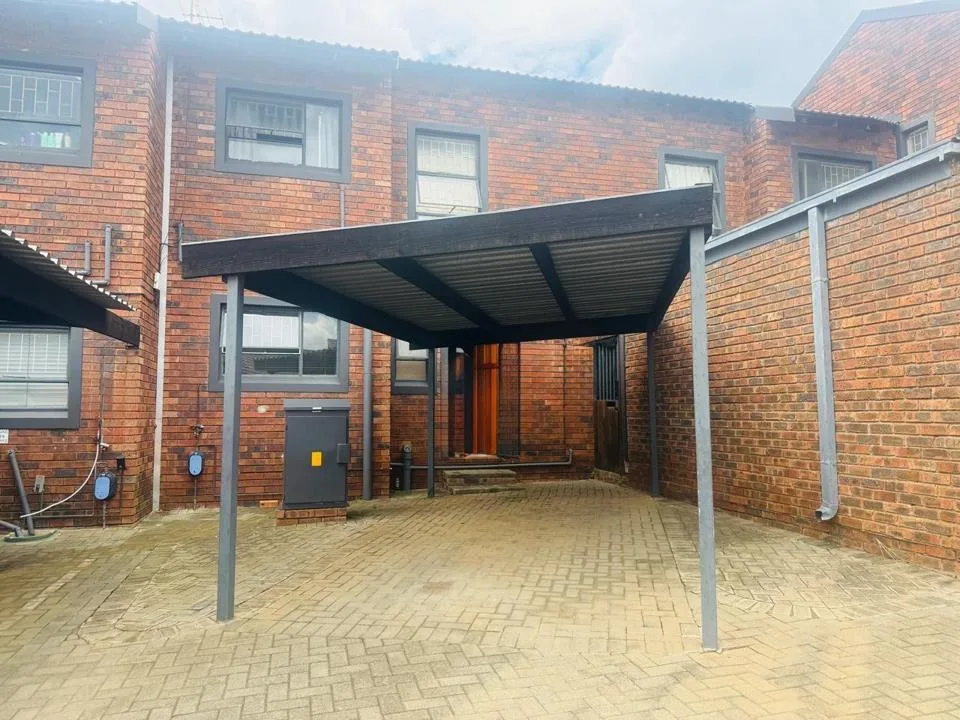 2 Bedroom Townhouse to rent in Langenhovenpark