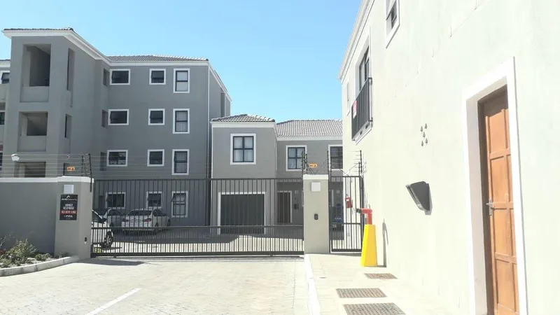 3 Bedroom Townhouse to rent in Parklands