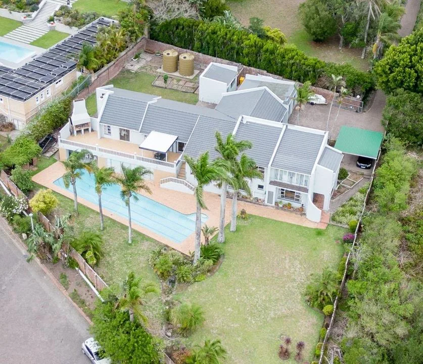 5 Bedroom House for sale in Beacon Bay