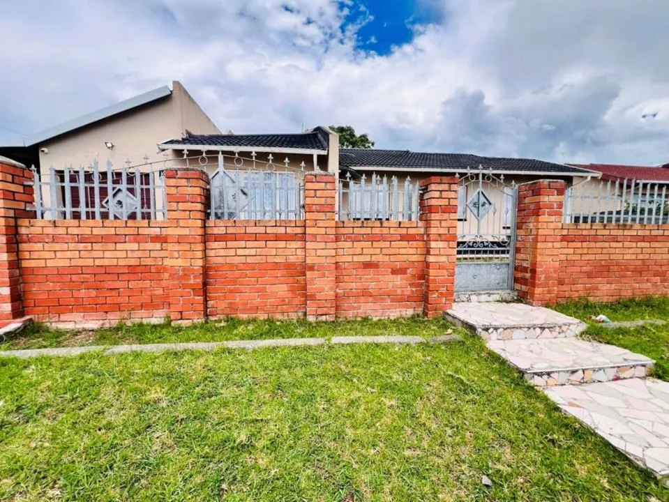 4 Bedroom House for sale in King Williams Town Central