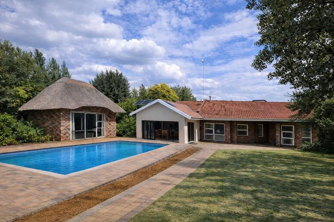6 Bedroom House for sale in Universitas Ridge