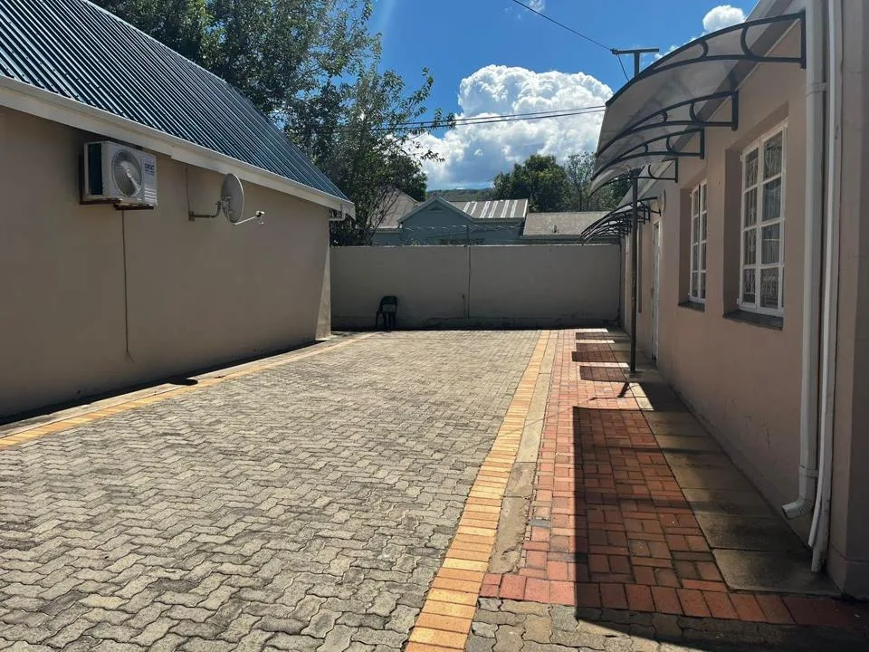 1 Bedroom House to rent in Top Town