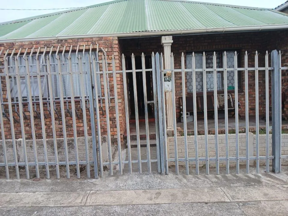 6 Bedroom House for sale in Quigney