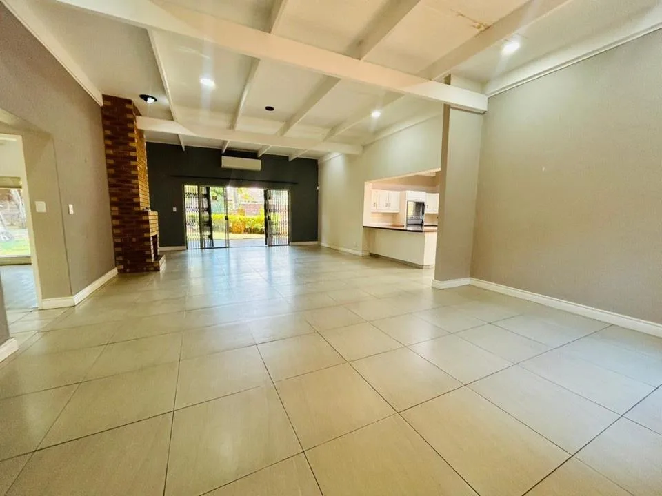 4 Bedroom House for sale in Chroompark