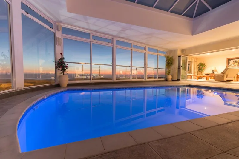 2 Bedroom Apartment / flat to rent in Van Riebeeckstrand
