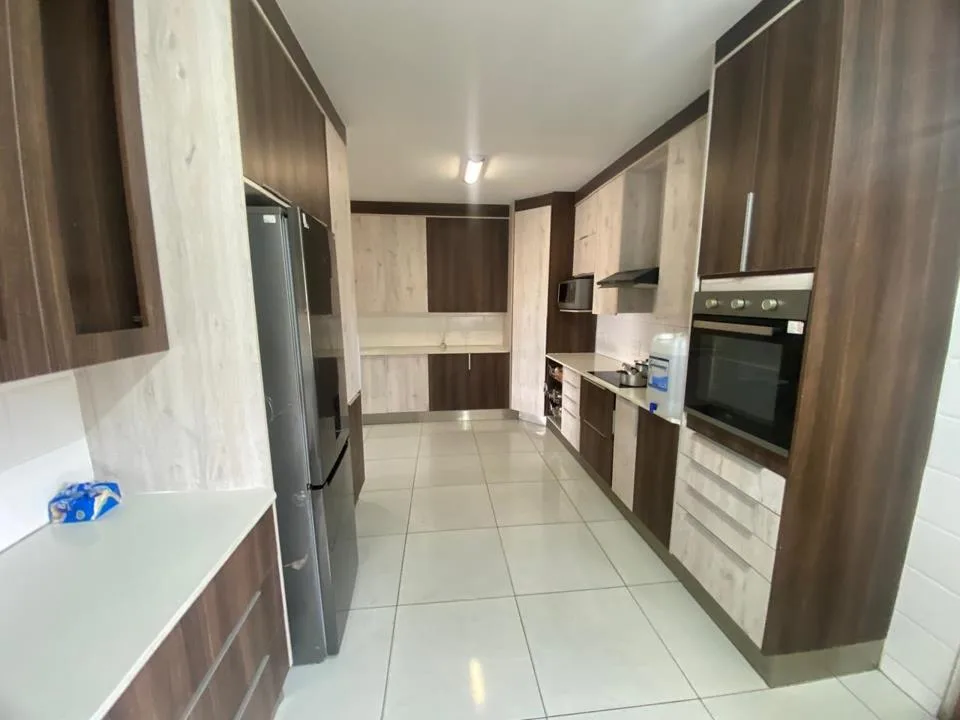 4 Bedroom House for sale in Aerorand