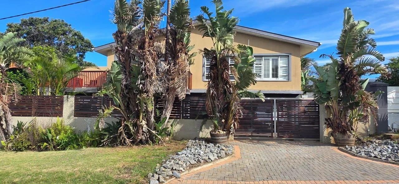5 Bedroom House for sale in Gonubie