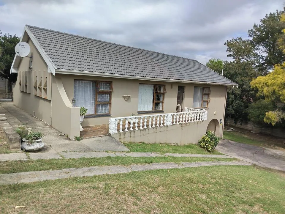 3 Bedroom House for sale in Amalinda