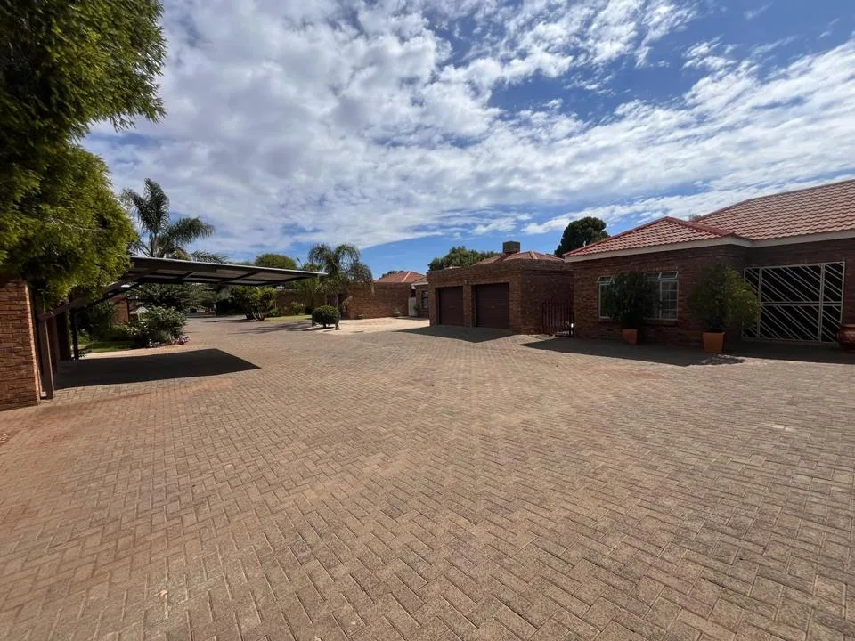 3 Bedroom House for sale in Carters Glen