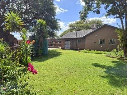 4 Bedroom House for sale in Kathu
