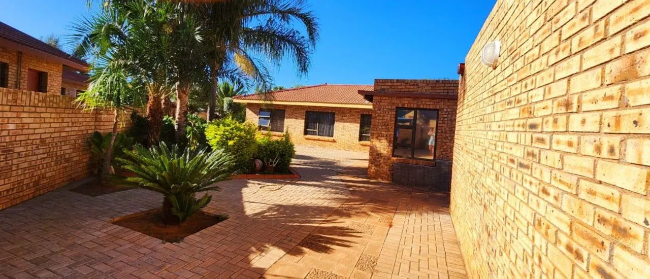 3 Bedroom House for sale in Hillcrest