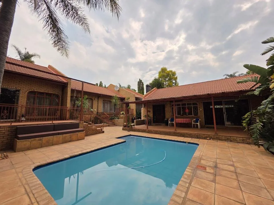 4 Bedroom House for sale in Ben Fleur
