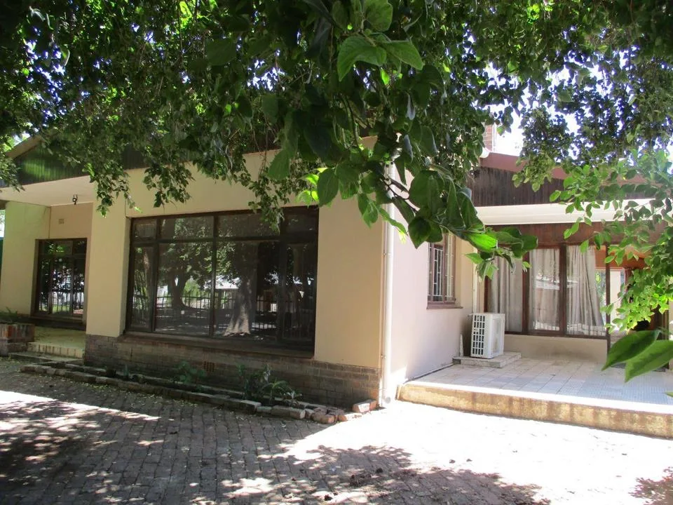 3 Bedroom House for sale in Graaff-Reinet