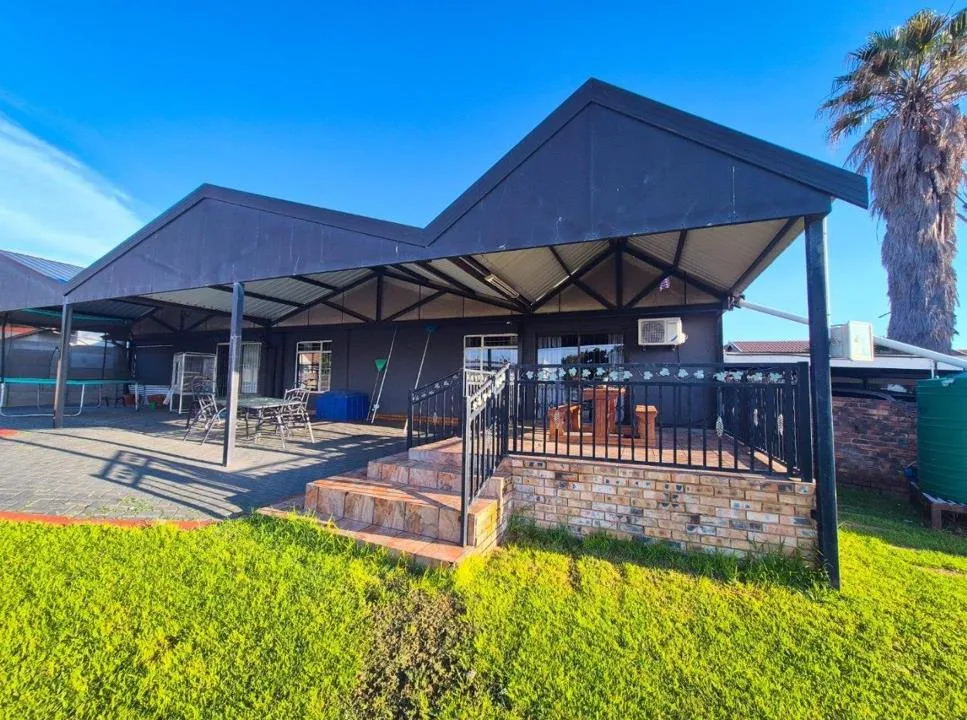 4 Bedroom House for sale in Sasolburg Ext 10