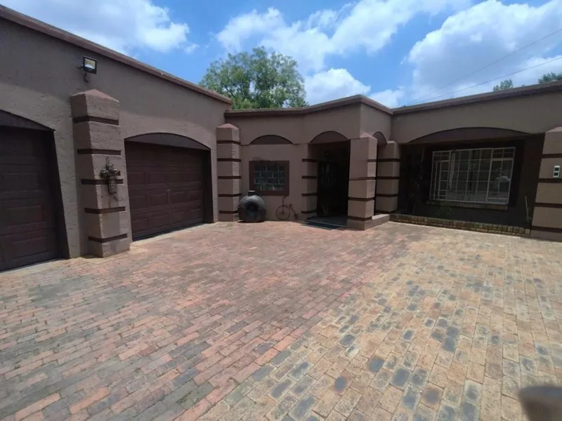 3 Bedroom House for sale in Sasolburg Ext 4