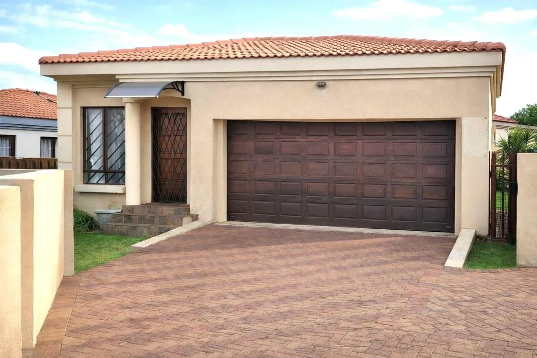 2 Bedroom House for sale in Reyno Ridge