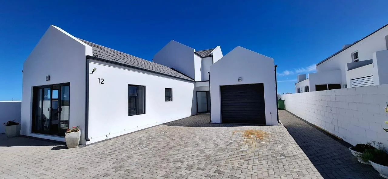 2 Bedroom House to rent in Britannia Beach Estate