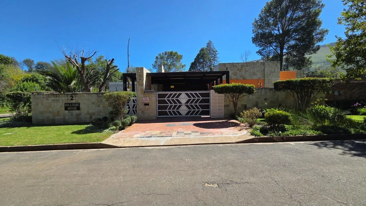 5 Bedroom House for sale in Blue Rise