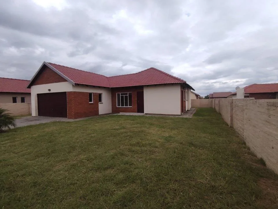 3 Bedroom House for sale in Waterkloof Hill Estate