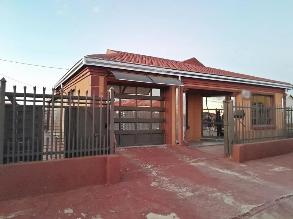 3 Bedroom House for sale in Blomanda