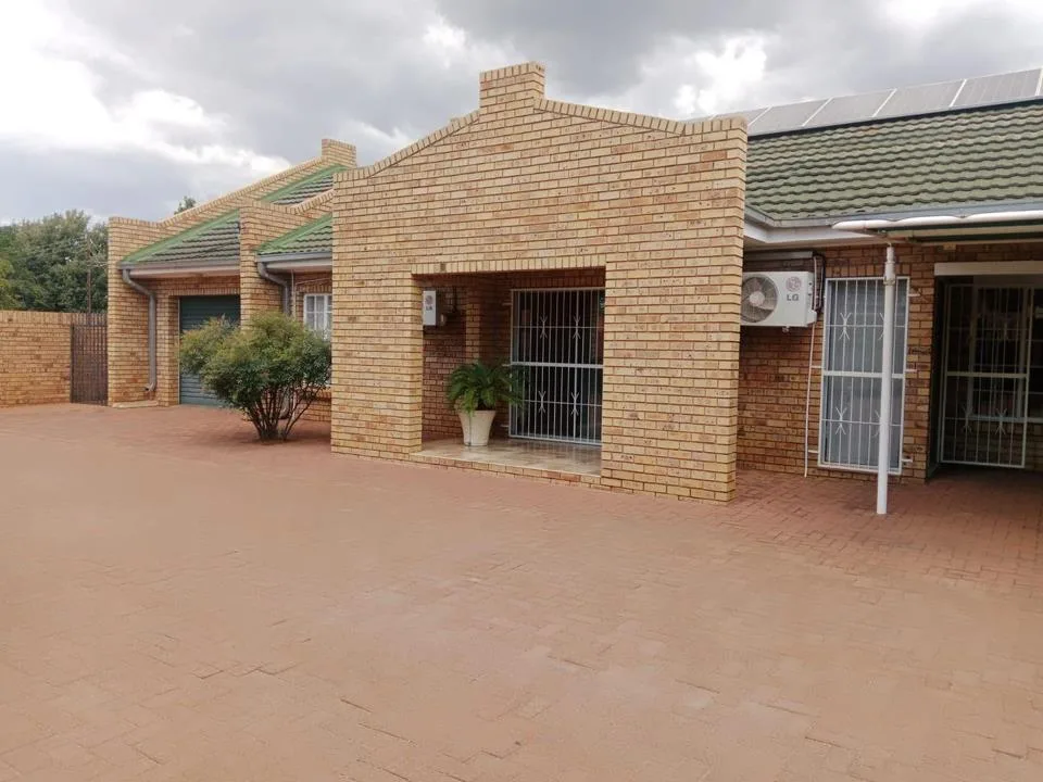 3 Bedroom House for sale in Kuruman
