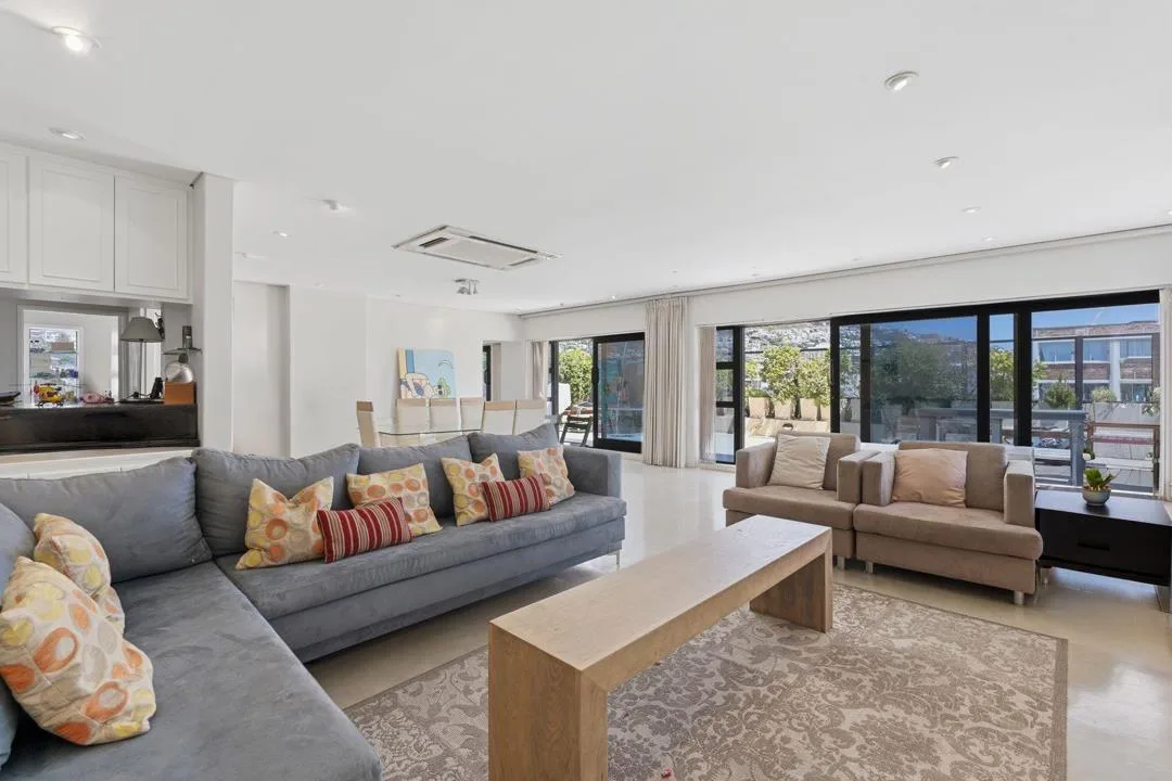 4 Bedroom Apartment / flat to rent in Sea Point