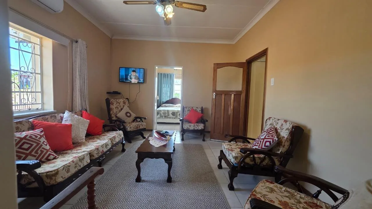 4 Bedroom House for sale in Lemoendraai
