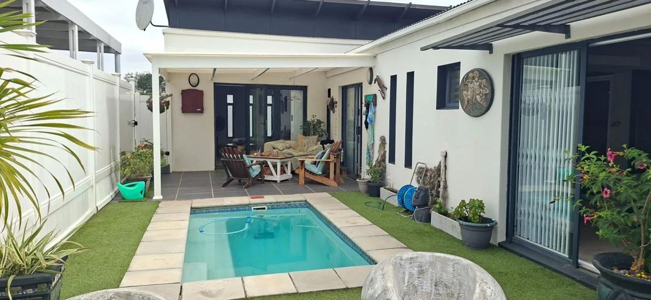 2 Bedroom Townhouse for sale in Nahoon Valley Park