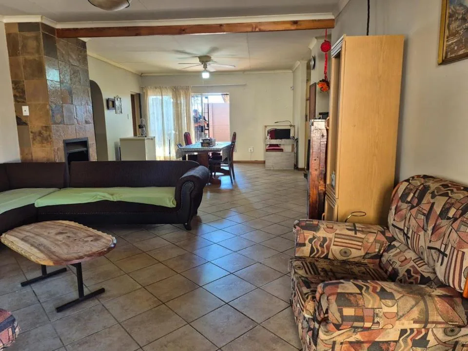 3 Bedroom Townhouse for sale in Kuruman