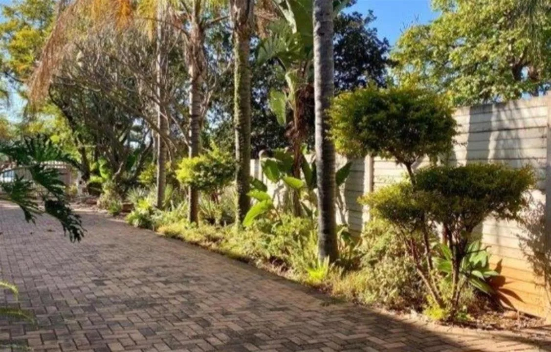 6 Bedroom House for sale in Bela Bela