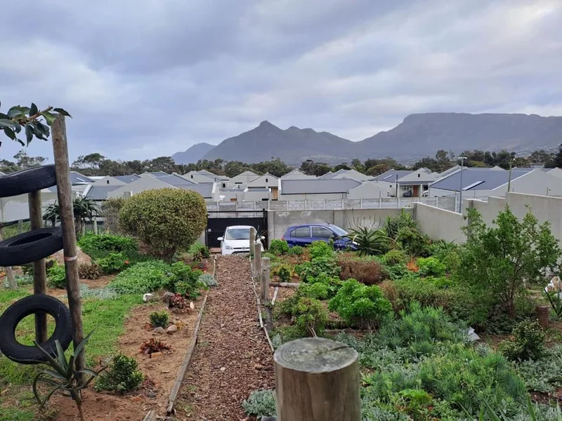 2 Bedroom House to rent in Capri