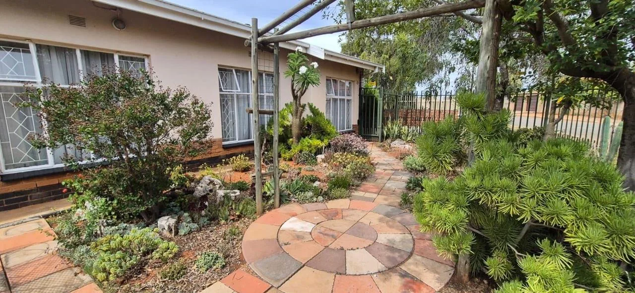 4 Bedroom House for sale in Carters Glen