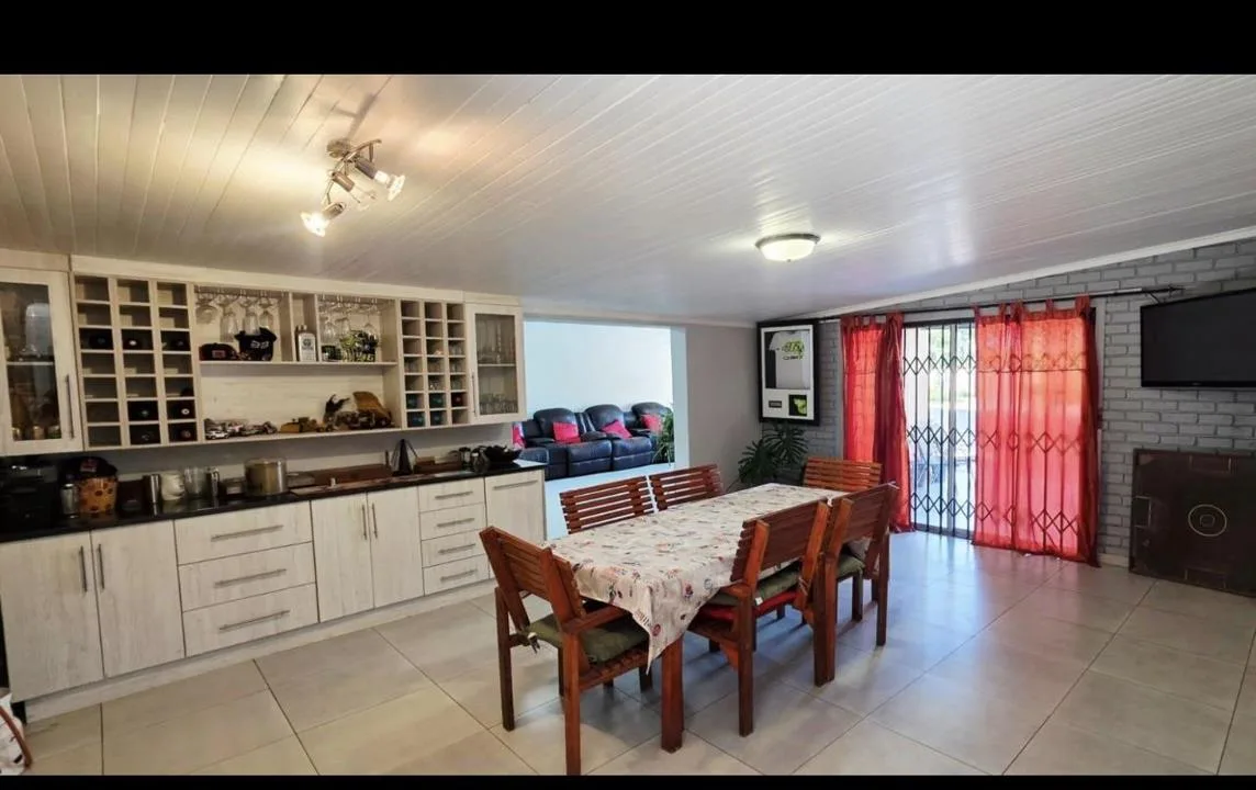 4 Bedroom House for sale in Kathu