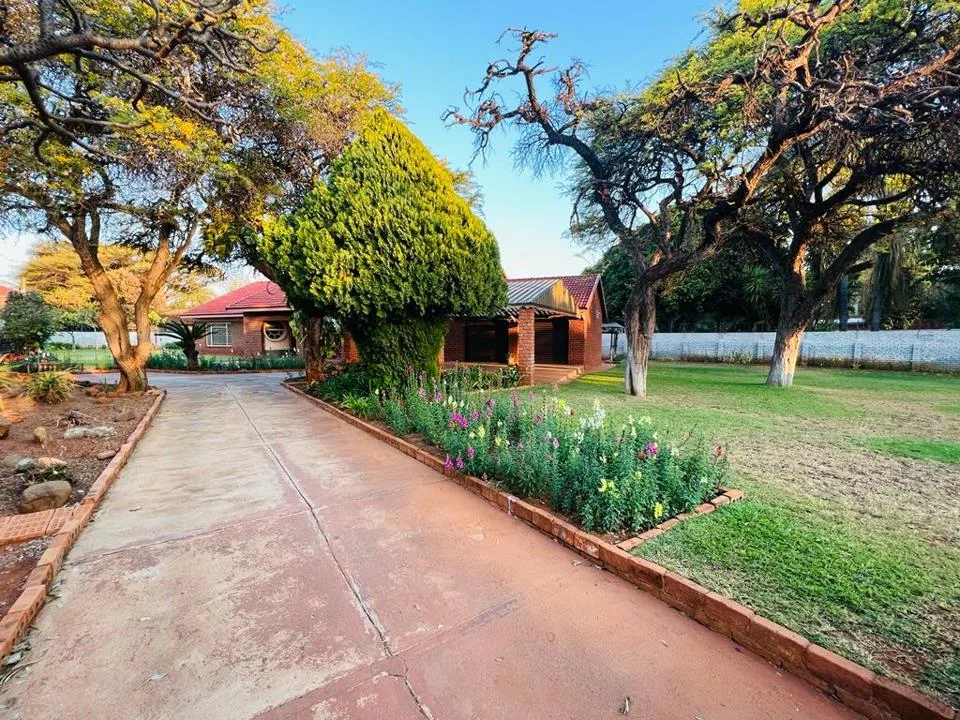 3 Bedroom House for sale in Chroompark