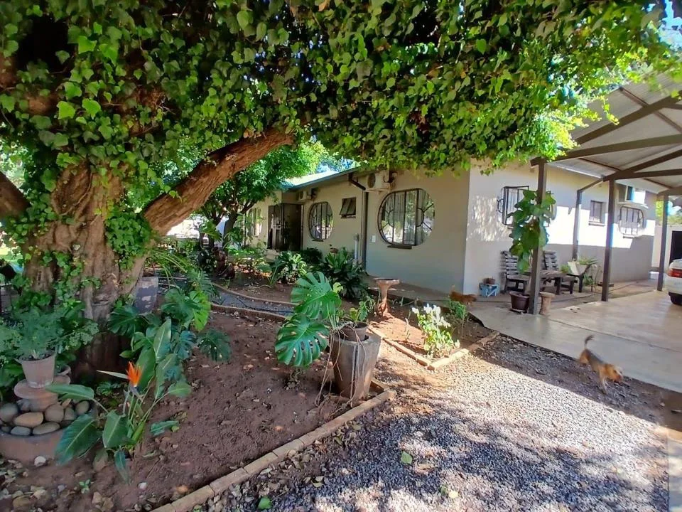 4 Bedroom House for sale in Kuruman